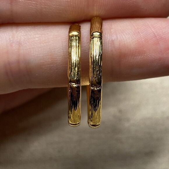 💛 Gold Plated Bamboo Hoop Earrings - Picture 4 of 6